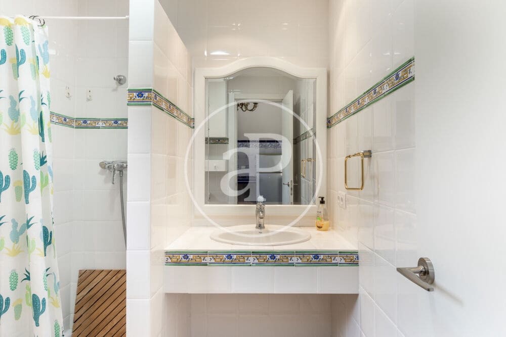 9 Zimmer Villa zu vermieten in Betera mit Pool - 5.500 € (Ref: 9000029)