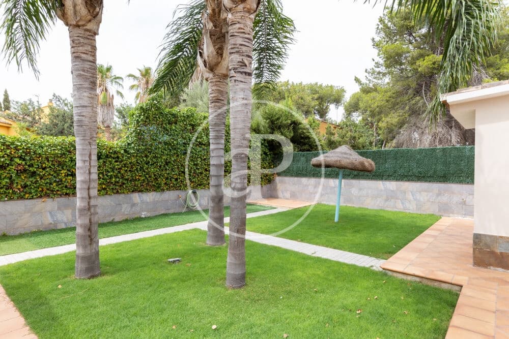 9 Zimmer Villa zu vermieten in Betera mit Pool - 5.500 € (Ref: 9000029)