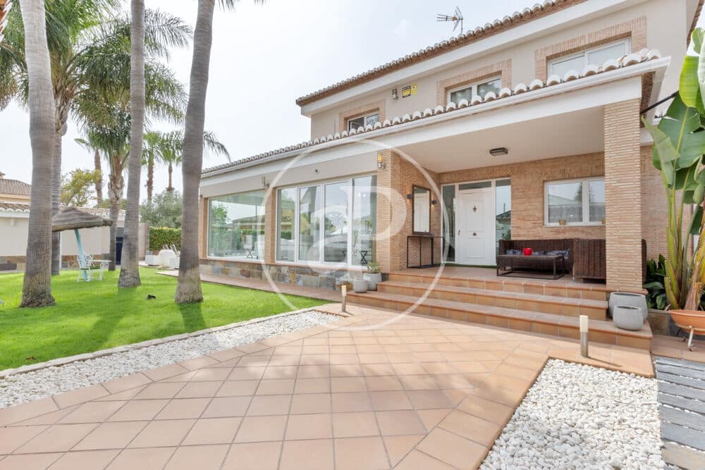 9 Zimmer Villa zu vermieten in Betera mit Pool - 5.500 € (Ref: 9000029)
