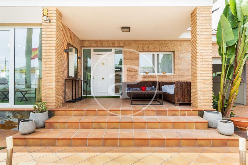 9 Zimmer Villa zu vermieten in Betera mit Pool - 5.500 € (Ref: 9000029)