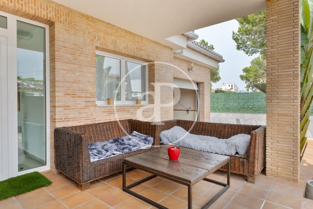 9 Zimmer Villa zu vermieten in Betera mit Pool - 5.500 € (Ref: 9000029)