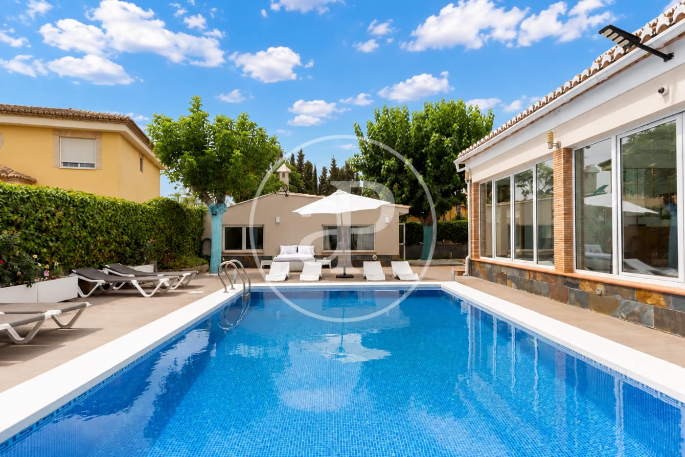 9 Zimmer Villa zu vermieten in Betera mit Pool - 5.500 € (Ref: 9000029)