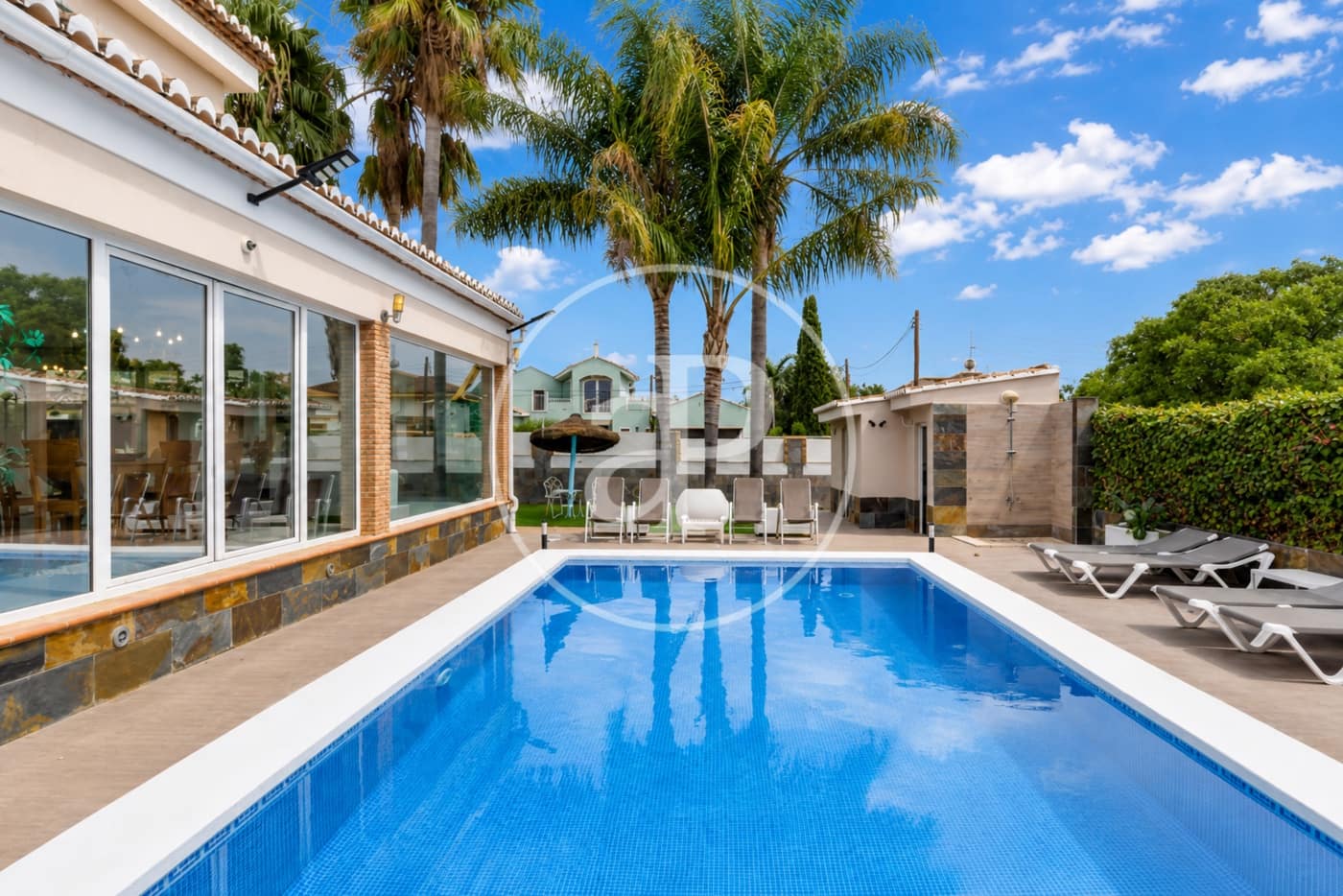 9 Zimmer Villa zu vermieten in Betera mit Pool - 5.500 € (Ref: 9000029)