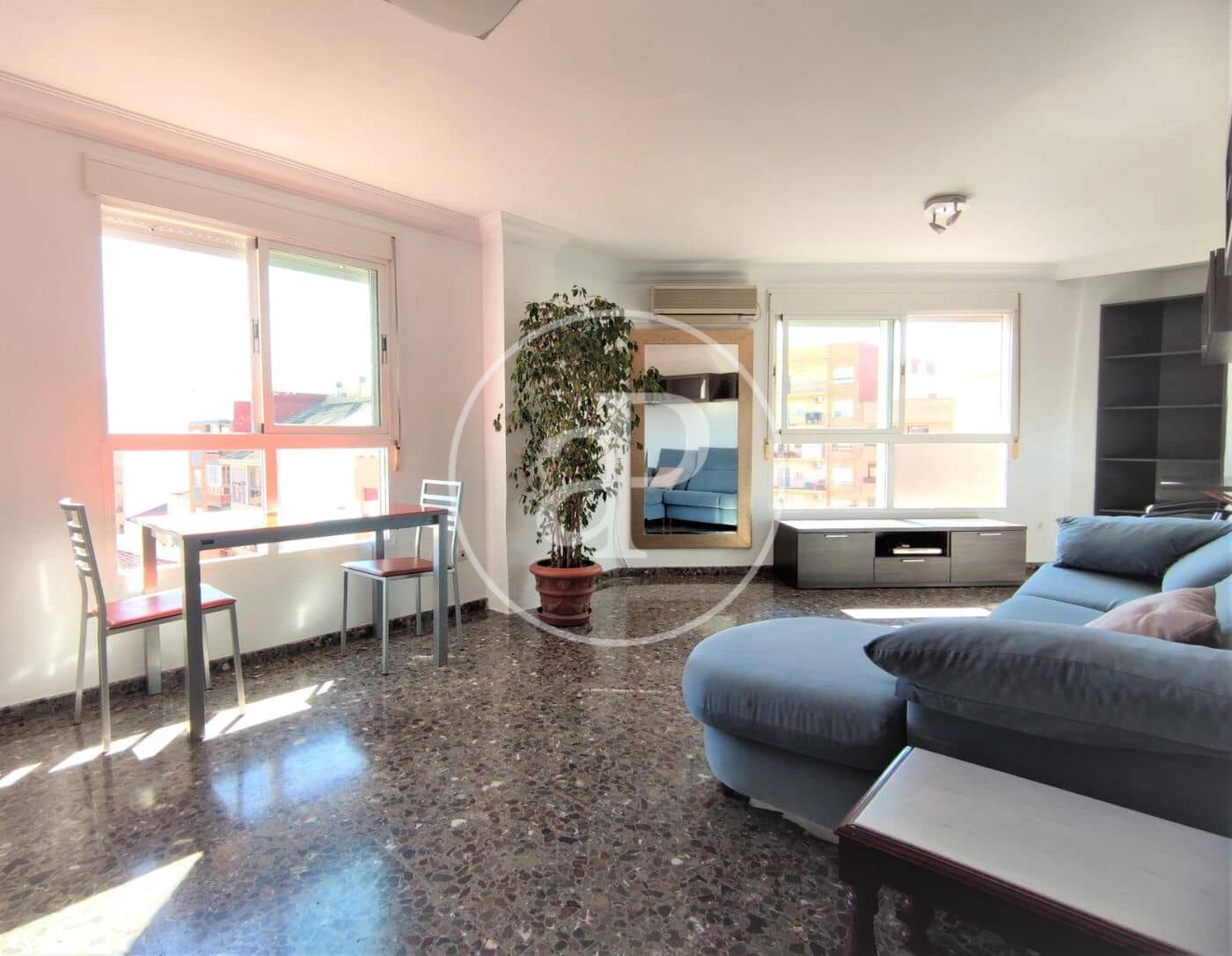 3 bedroom Penthouse for rent in Tavernes Blanques - € 1,350 (Ref: 9000077)