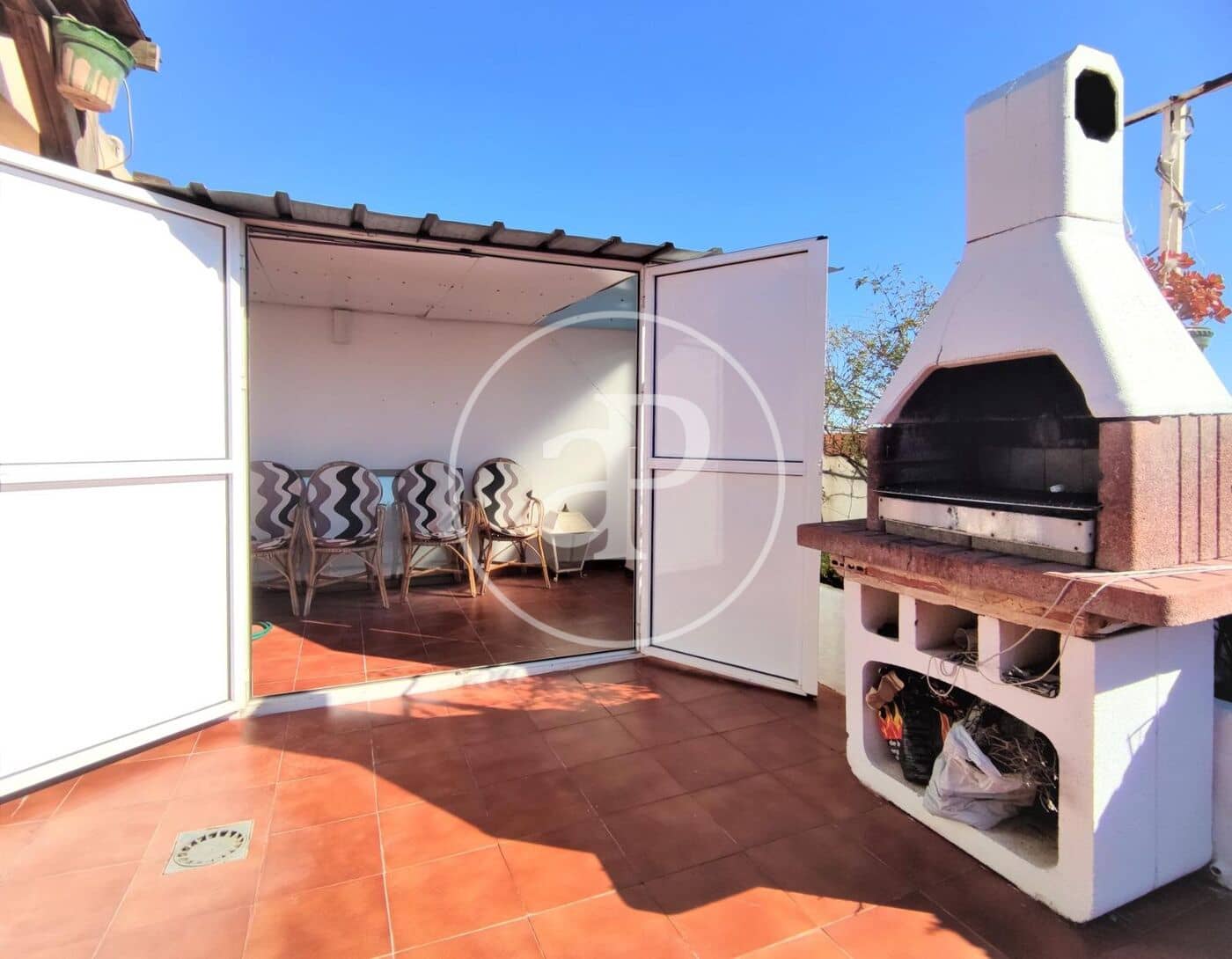 3 bedroom Penthouse for rent in Tavernes Blanques - € 1,350 (Ref: 9000077)