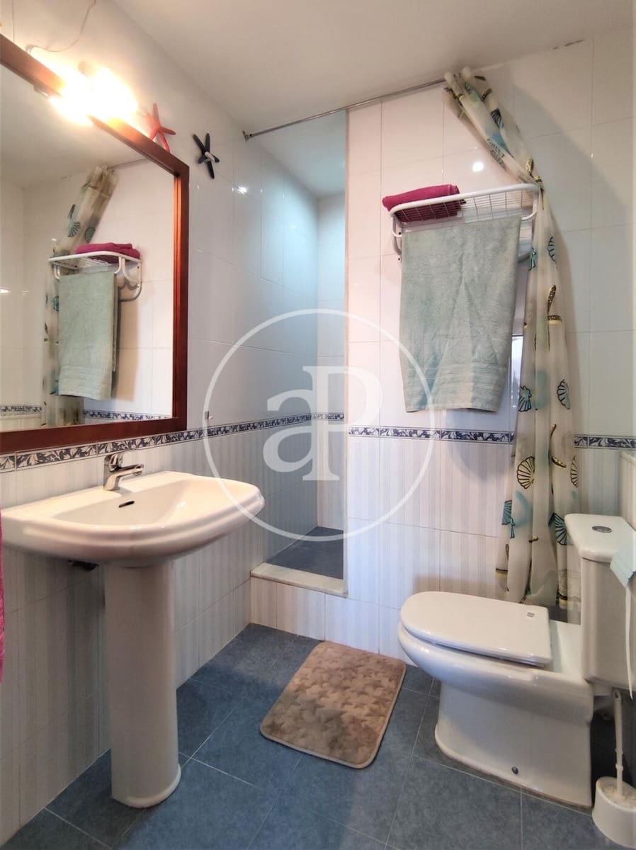 3 bedroom Penthouse for rent in Tavernes Blanques - € 1,350 (Ref: 9000077)