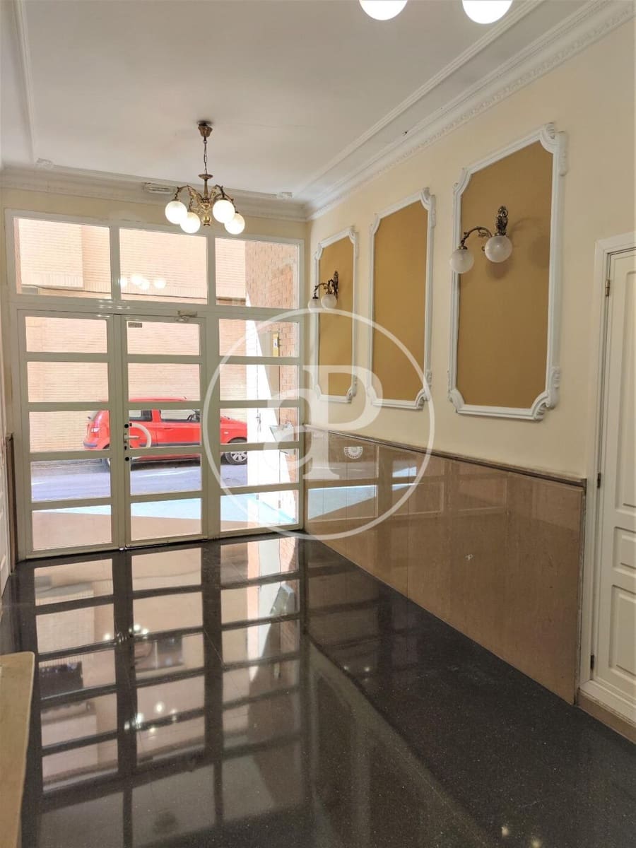 3 bedroom Penthouse for rent in Tavernes Blanques - € 1,350 (Ref: 9000077)