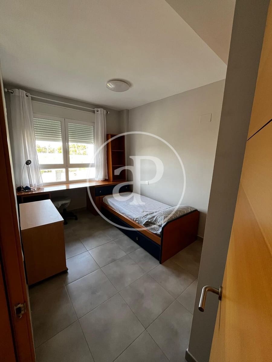 3 makuuhuone Kattohuoneisto vuokrattavana paikassa Almenara mukana uima-altaan - 1 500 € (Ref: 9000094)