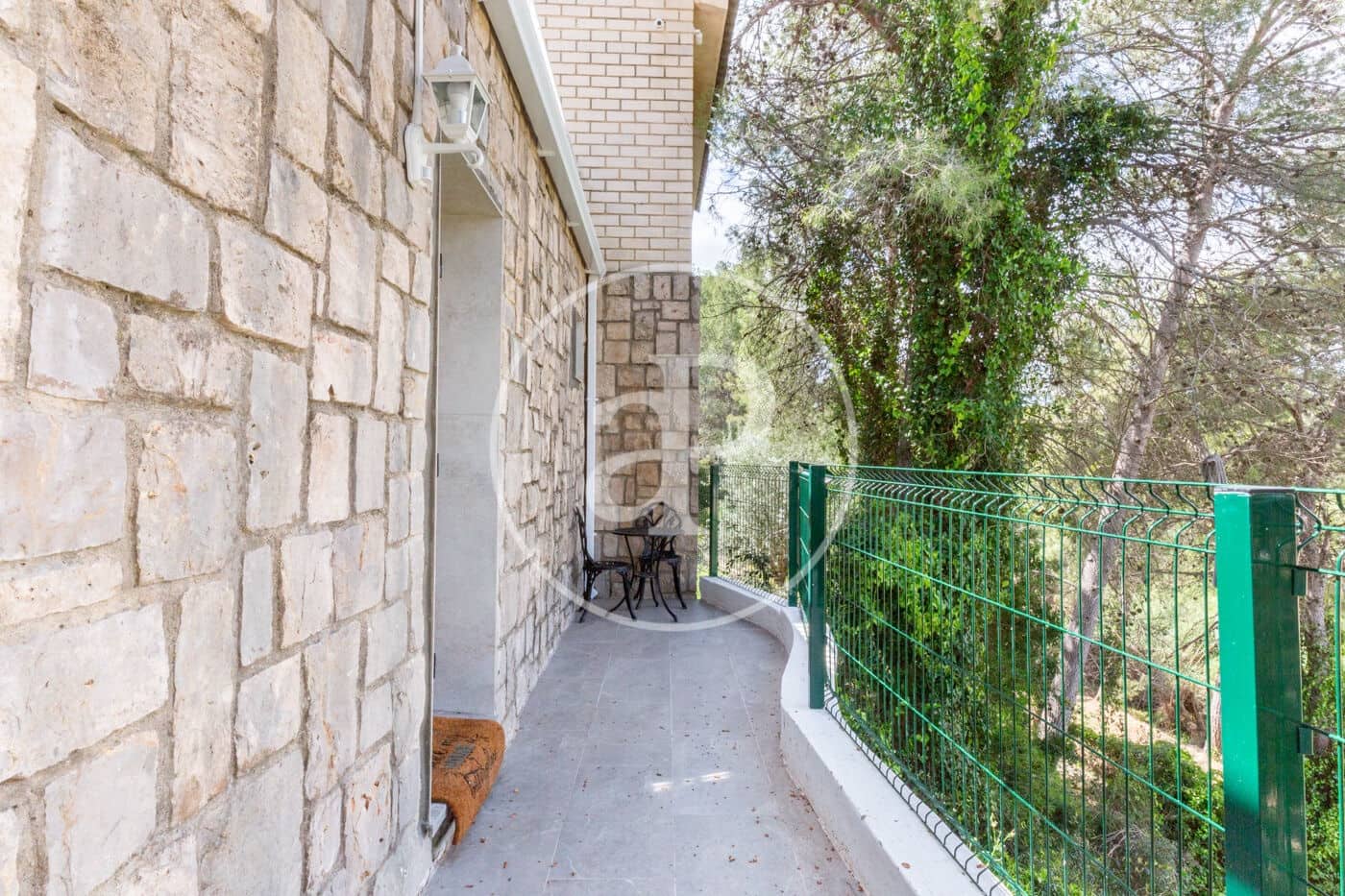 5 bedroom Villa for sale in Chiva with pool - € 750,000 (Ref: 9000107)