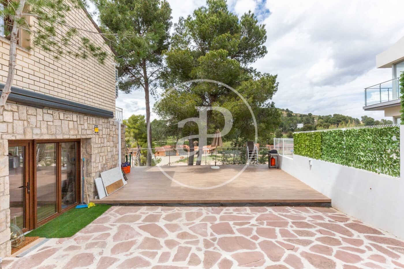 5 bedroom Villa for sale in Chiva with pool - € 750,000 (Ref: 9000107)