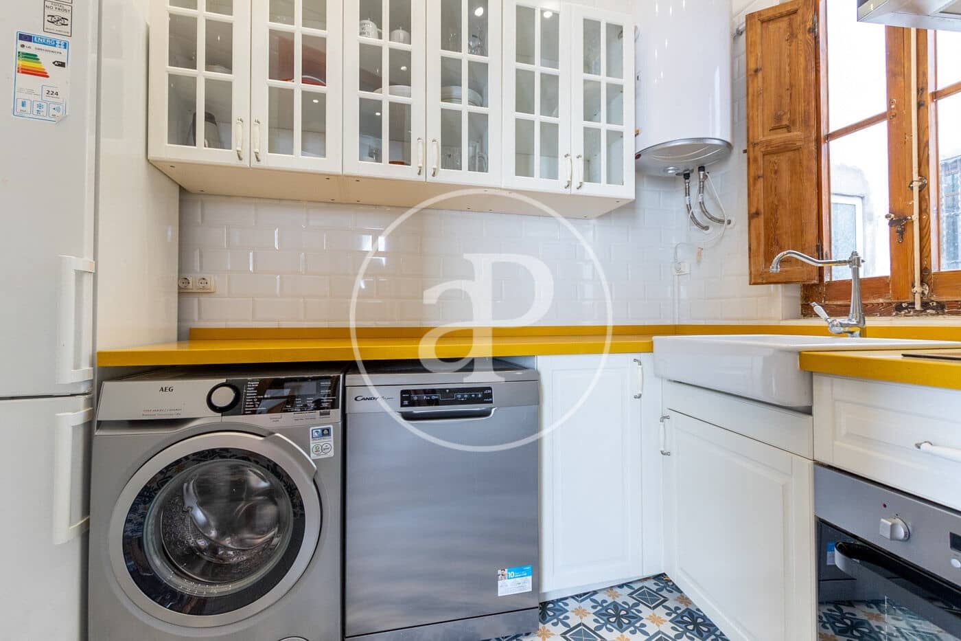 4 slaapkamer Appartement te huur in Valencia stad - € 2.000 (Ref: 9003077)