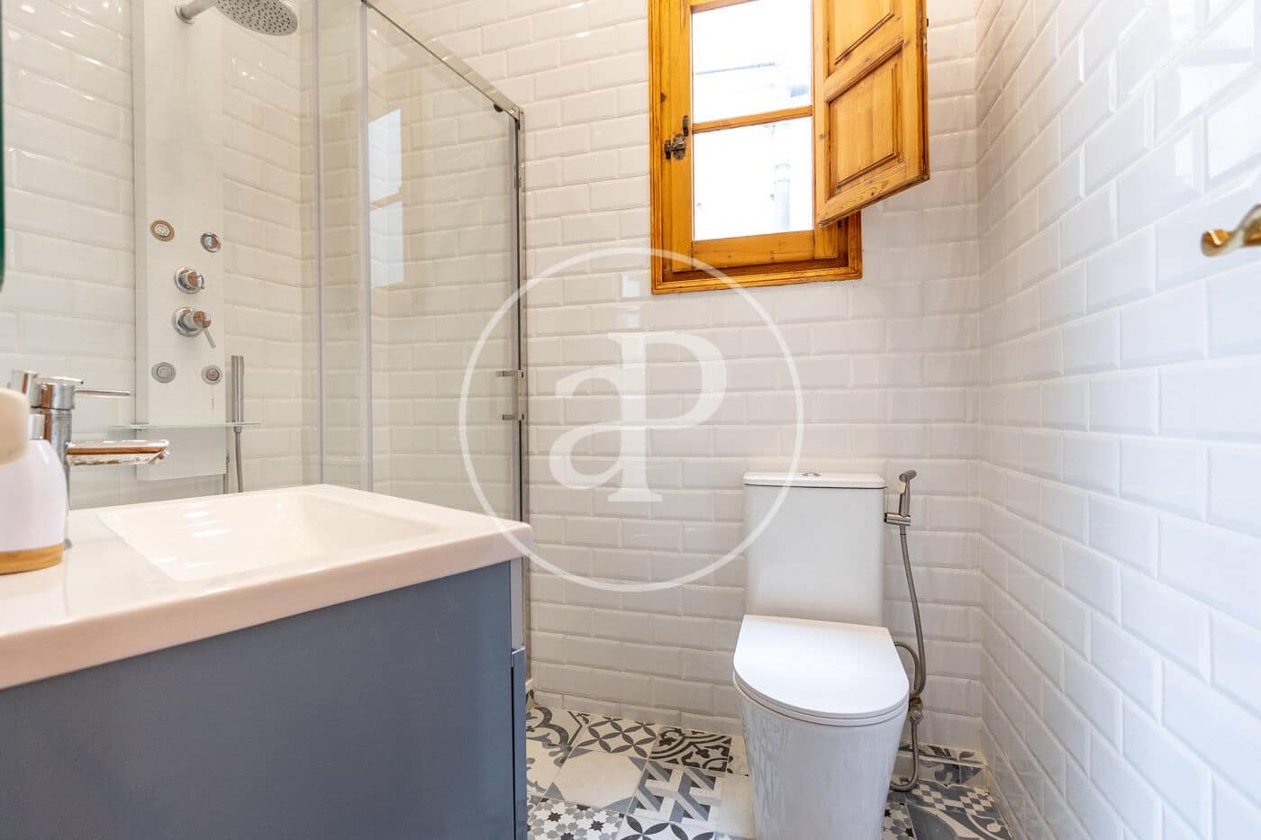 4 slaapkamer Appartement te huur in Valencia stad - € 2.000 (Ref: 9003077)