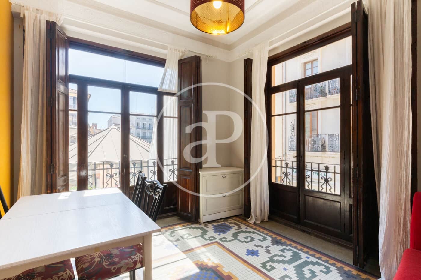 4 Zimmer Apartment zu vermieten in Valencia Stadt - 1.500 € (Ref: 9003078)
