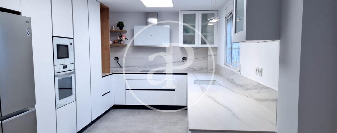 3 soveværelse Villa til salg i L'Eliana med swimmingpool - € 698.000 (Ref: 9003084)