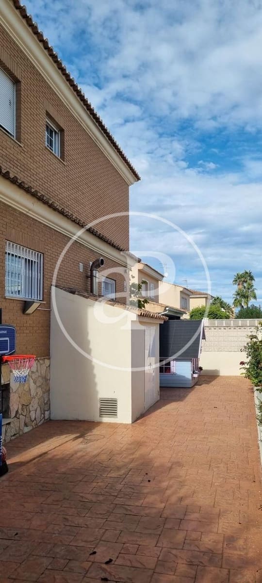 3 soveværelse Villa til salg i L'Eliana med swimmingpool - € 698.000 (Ref: 9003084)