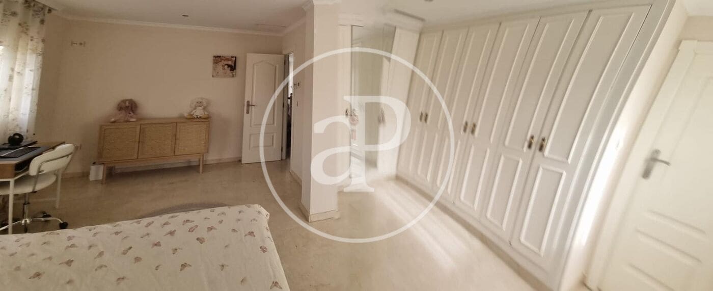 3 soveværelse Villa til salg i L'Eliana med swimmingpool - € 698.000 (Ref: 9003084)