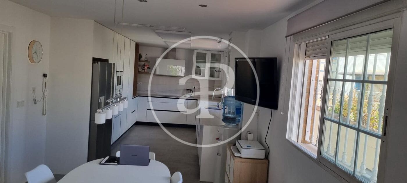 3 soveværelse Villa til salg i L'Eliana med swimmingpool - € 698.000 (Ref: 9003084)