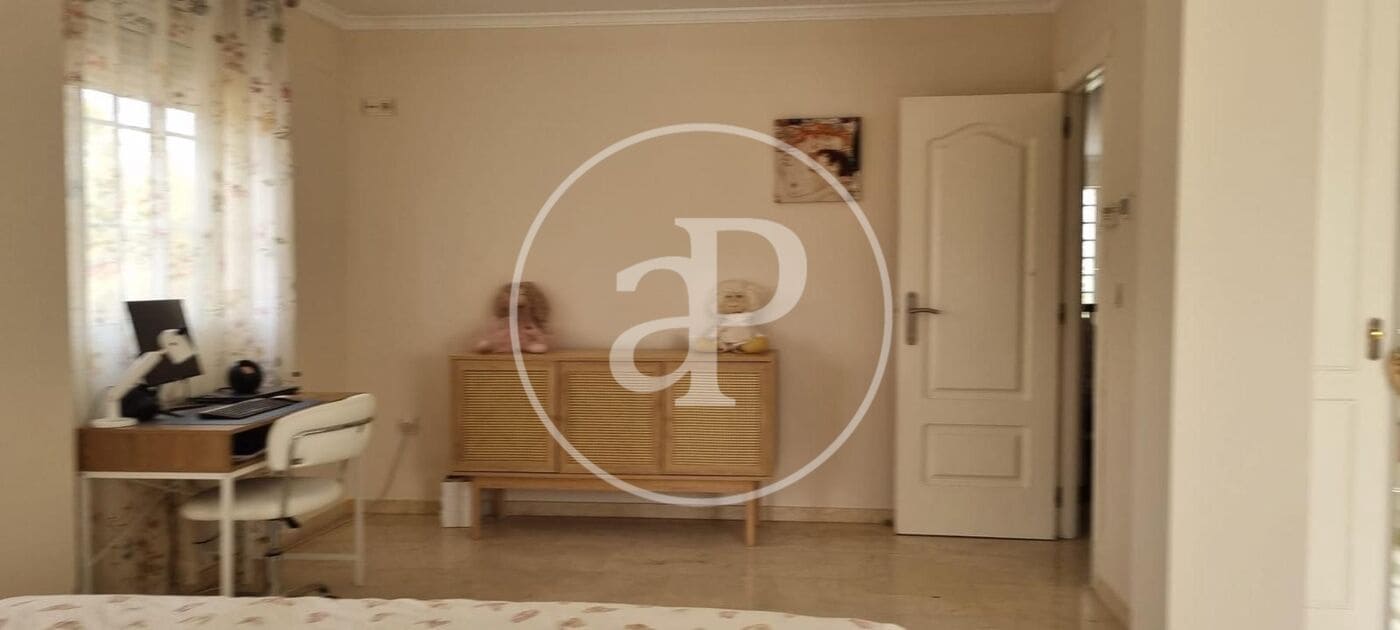 3 soveværelse Villa til salg i L'Eliana med swimmingpool - € 698.000 (Ref: 9003084)