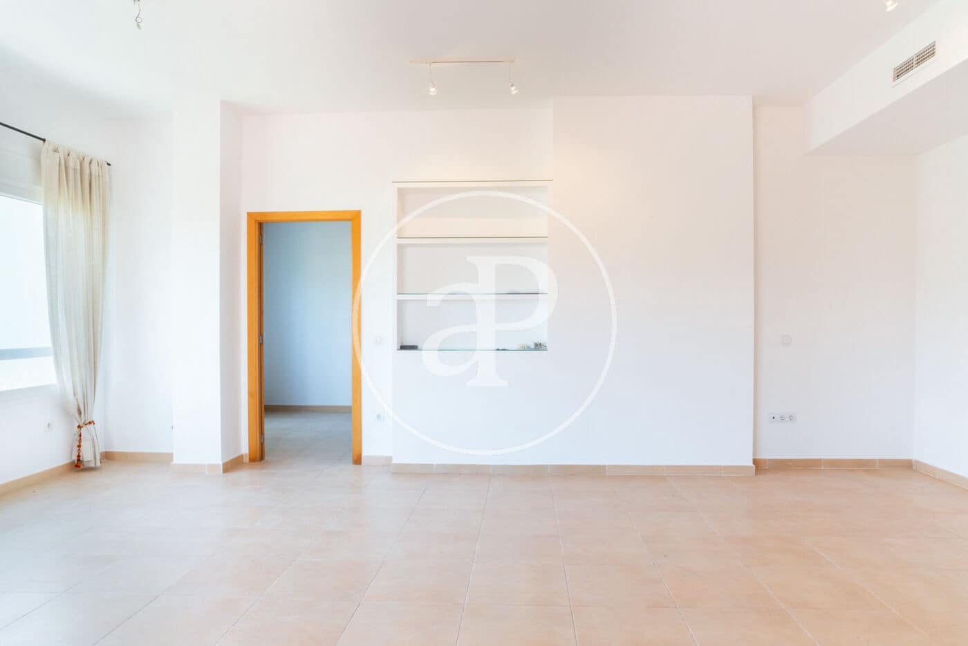 Penthouse de 4 chambres à louer à Betera avec piscine - 2 750 € (Ref: 9012892)