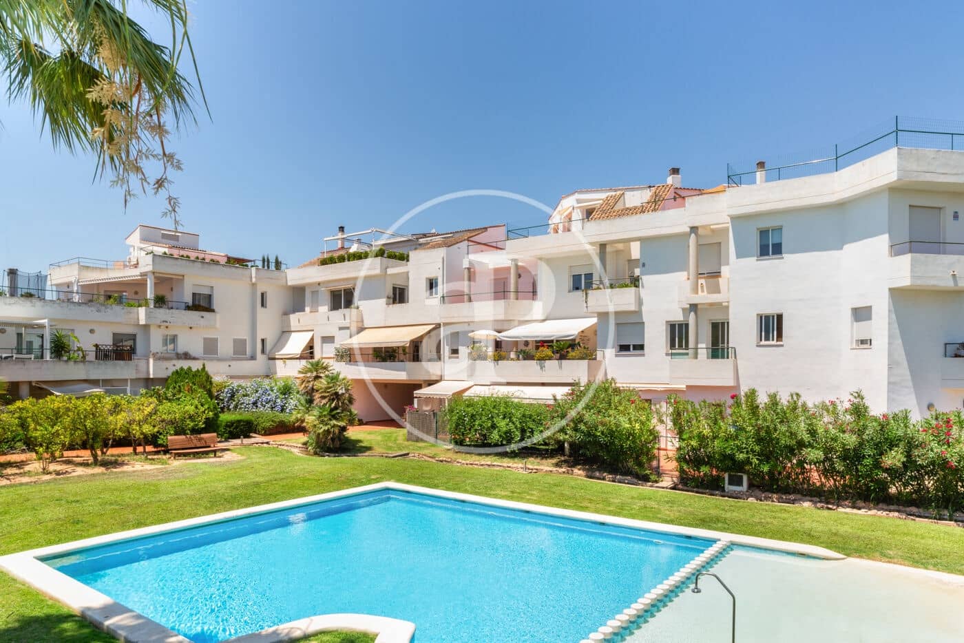 Penthouse de 4 chambres à louer à Betera avec piscine - 2 750 € (Ref: 9012892)