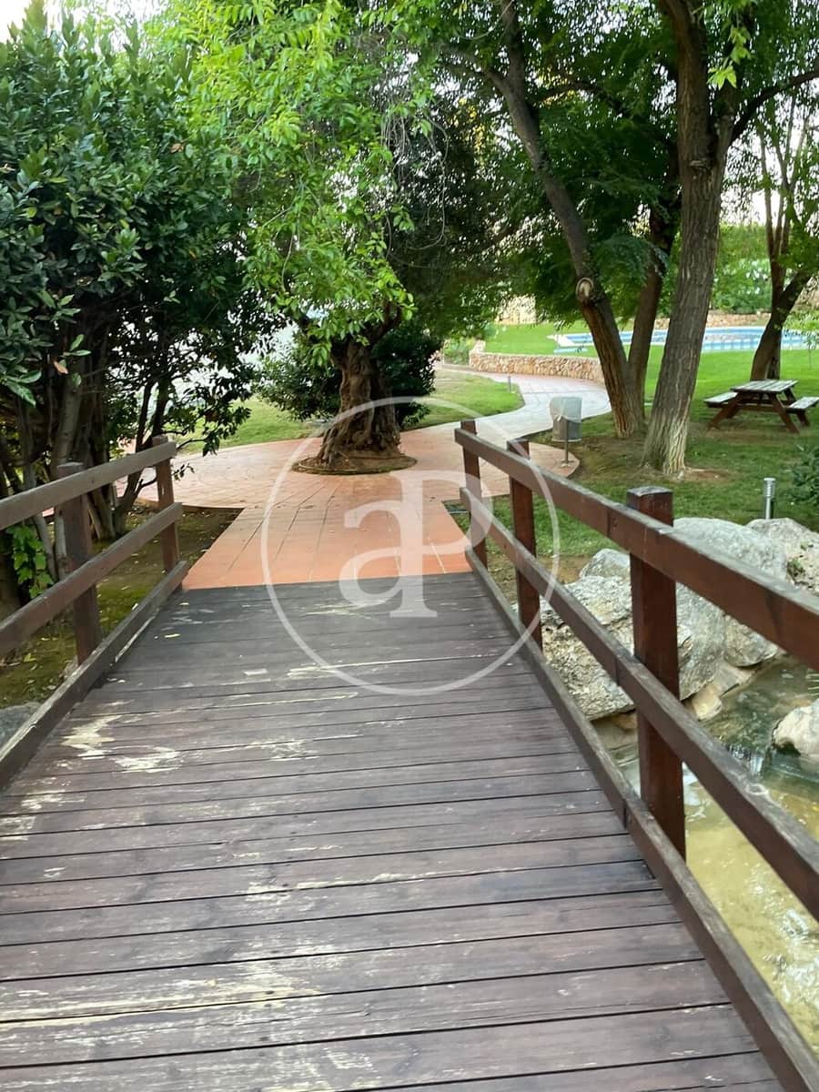 Penthouse de 4 chambres à louer à Betera avec piscine - 2 750 € (Ref: 9012892)