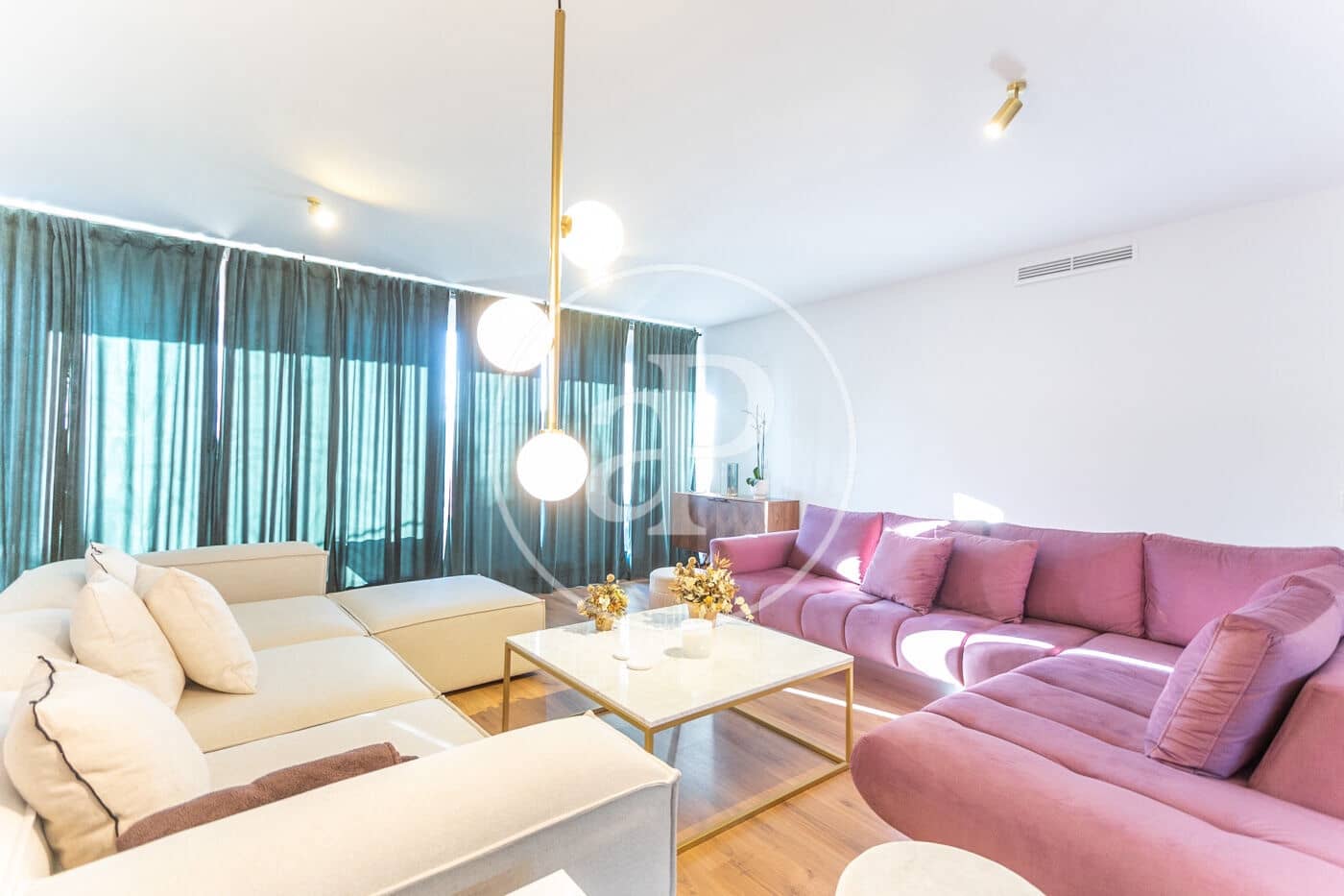 3 soveværelse Villa til salg i Chiva med swimmingpool - € 599.000 (Ref: 9012895)