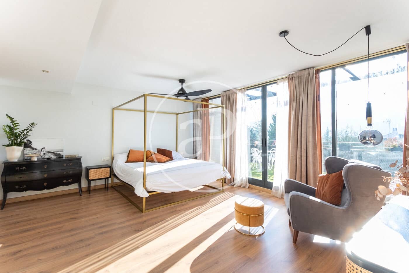 3 soveværelse Villa til salg i Chiva med swimmingpool - € 599.000 (Ref: 9012895)