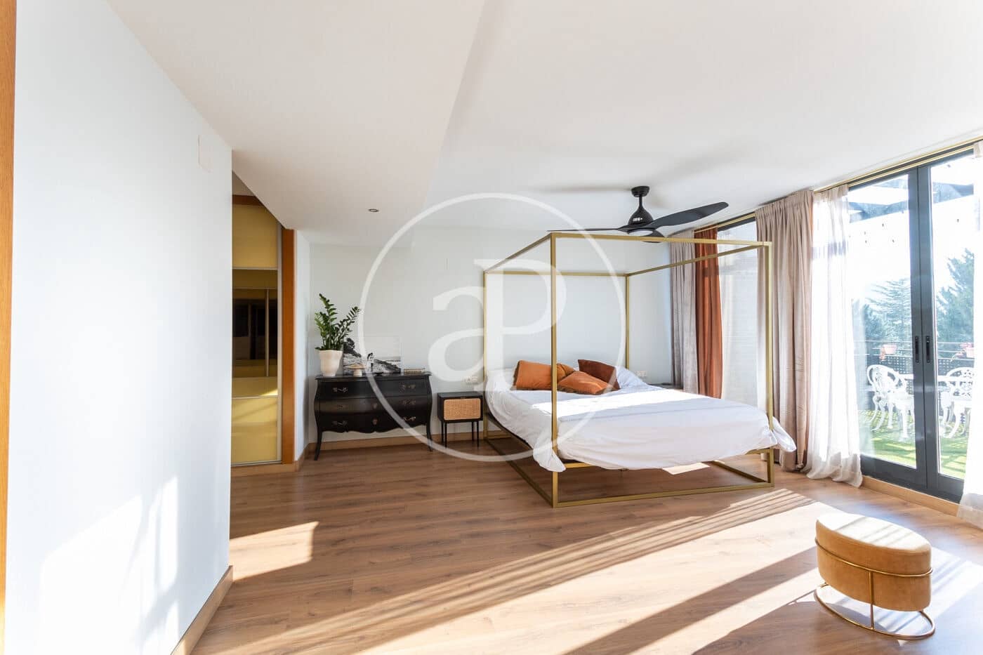 3 soveværelse Villa til salg i Chiva med swimmingpool - € 599.000 (Ref: 9012895)