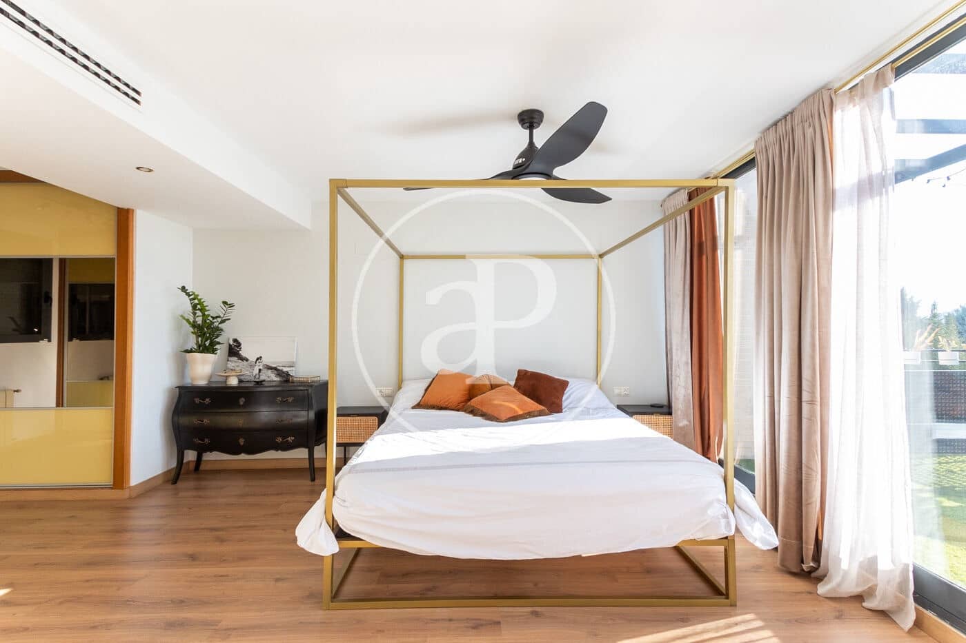 3 soveværelse Villa til salg i Chiva med swimmingpool - € 599.000 (Ref: 9012895)