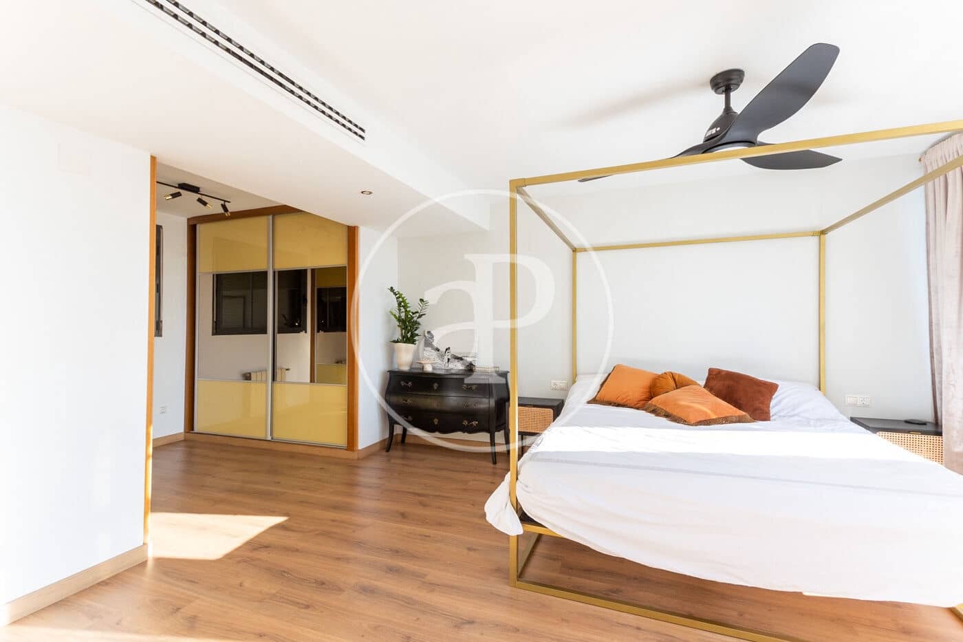 3 soveværelse Villa til salg i Chiva med swimmingpool - € 599.000 (Ref: 9012895)