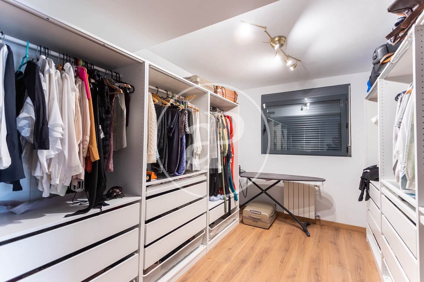 3 soveværelse Villa til salg i Chiva med swimmingpool - € 599.000 (Ref: 9012895)