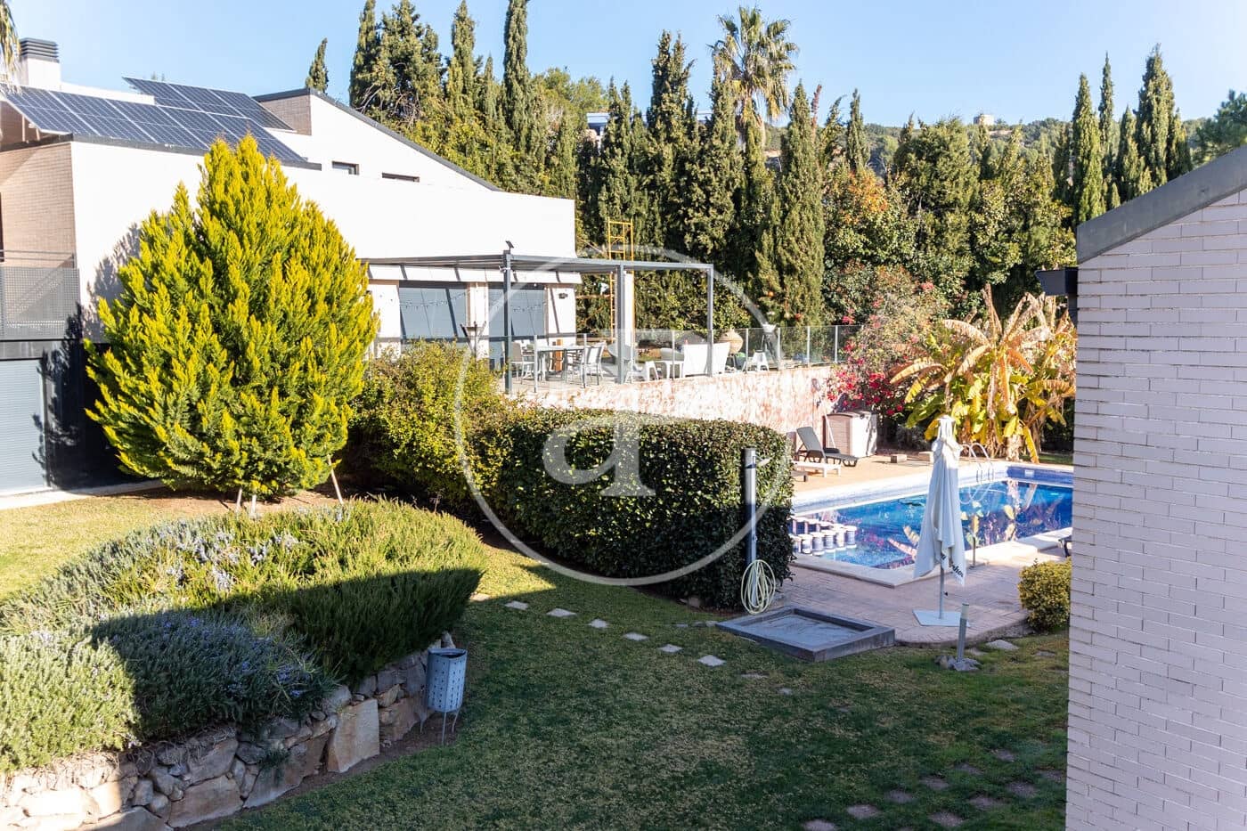 3 soveværelse Villa til salg i Chiva med swimmingpool - € 599.000 (Ref: 9012895)