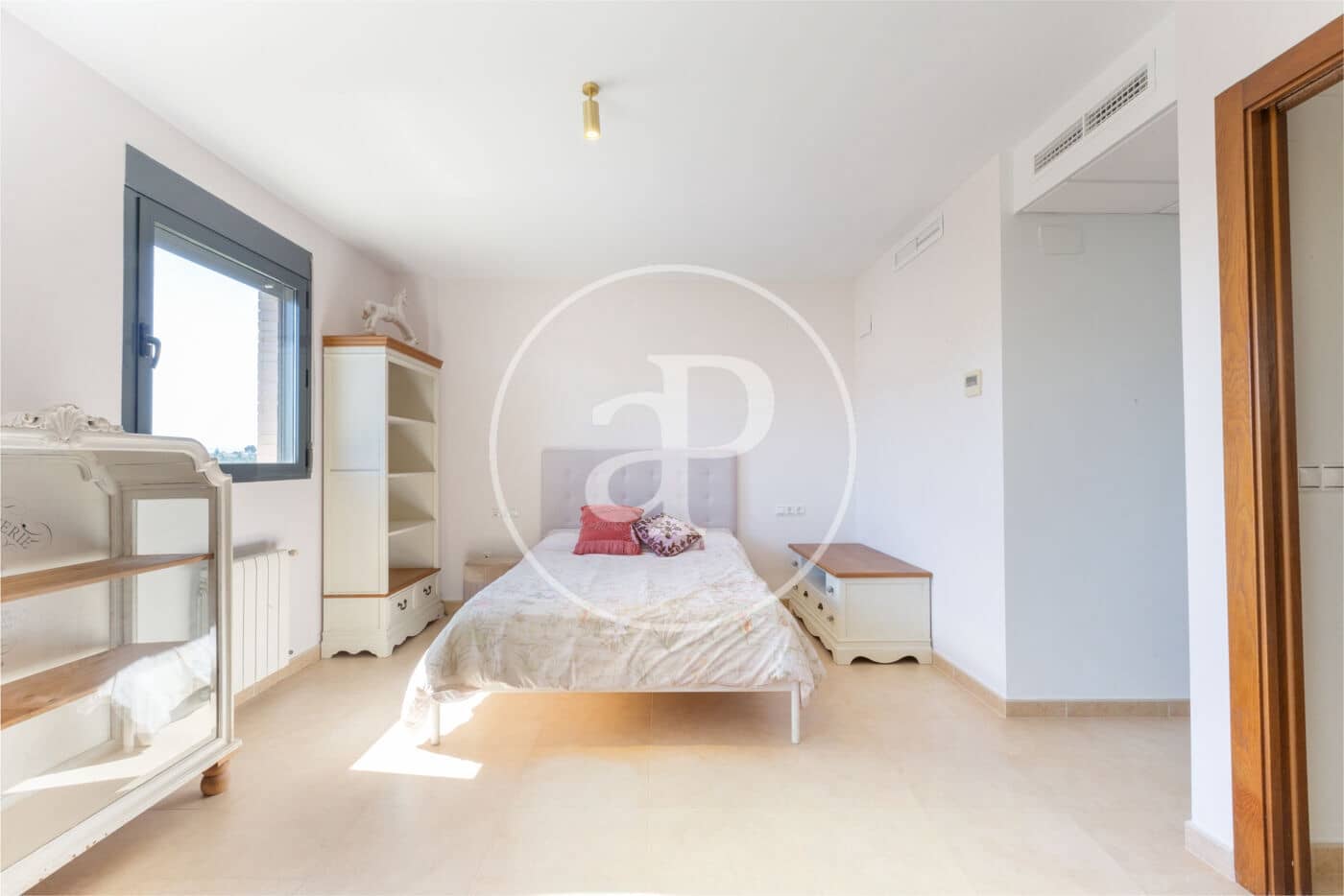 3 sypialnia Willa na sprzedaż w Chiva z basenem - 475 000 € (Ref: 9012895)