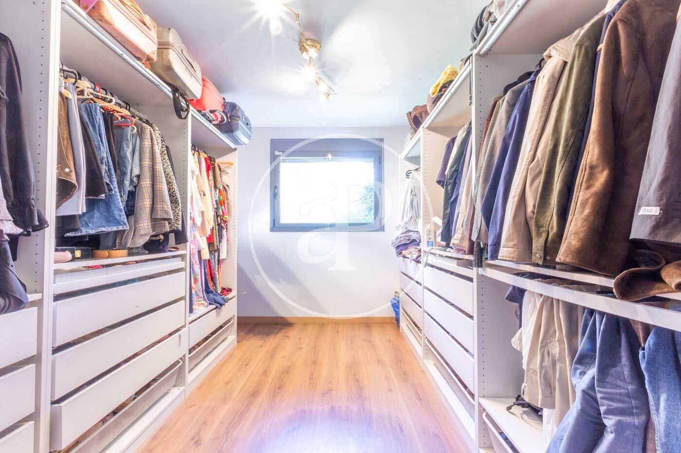 3 sypialnia Willa na sprzedaż w Chiva z basenem - 475 000 € (Ref: 9012895)