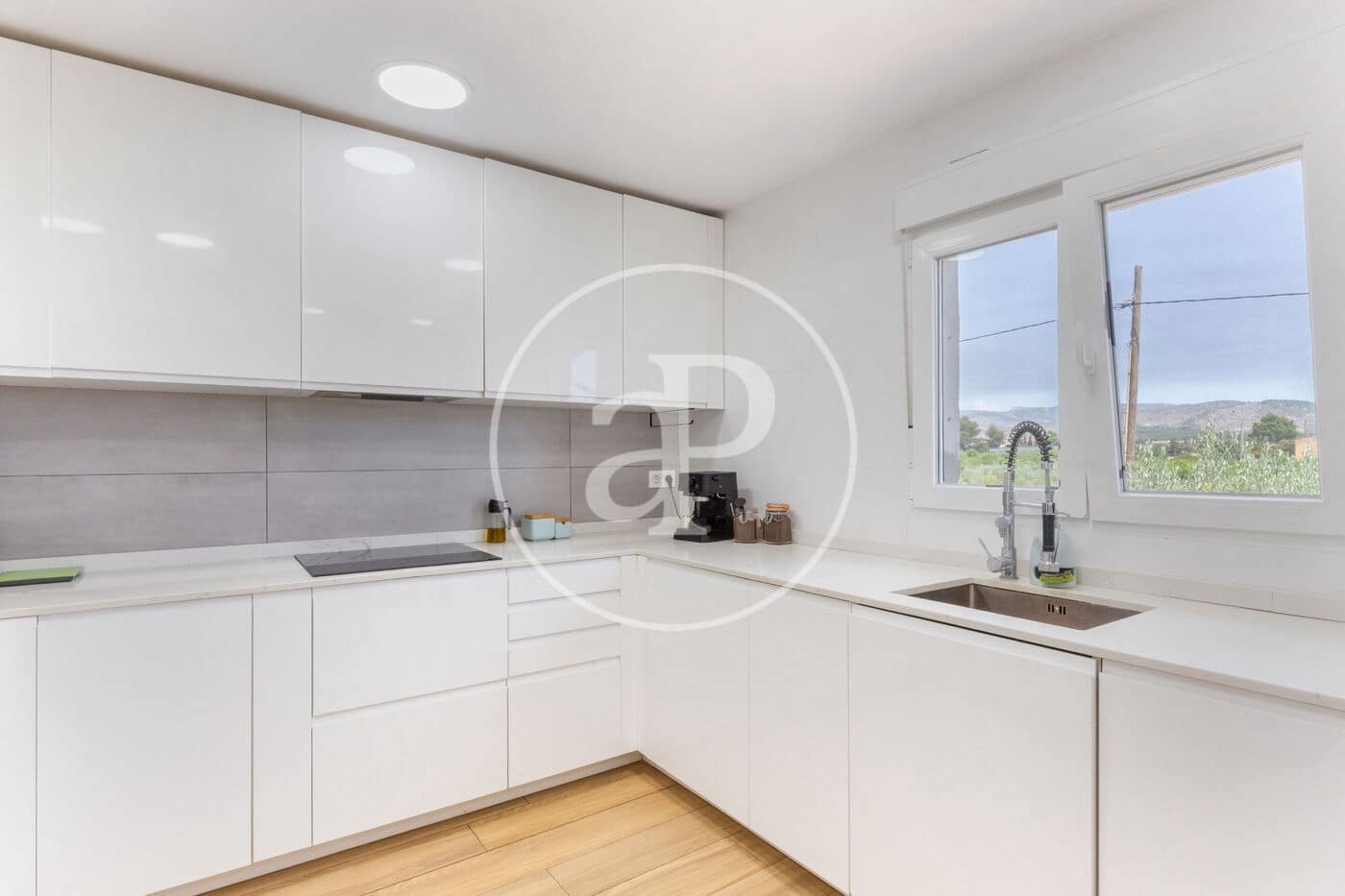 5 soveværelse Villa til salg i Castello de la Plana med swimmingpool - € 299.900 (Ref: 9014231)