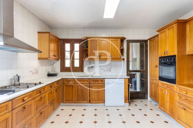 6 makuuhuone Huvila myytävänä paikassa El Vedat de Torrente, Torrent mukana uima-altaan - 950 000 € (Ref: 9021070)