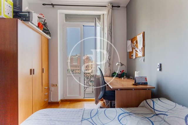 5 bedroom Apartment for rent in La Roqueta, Valencia city - € 2,170 (Ref: 9021071)