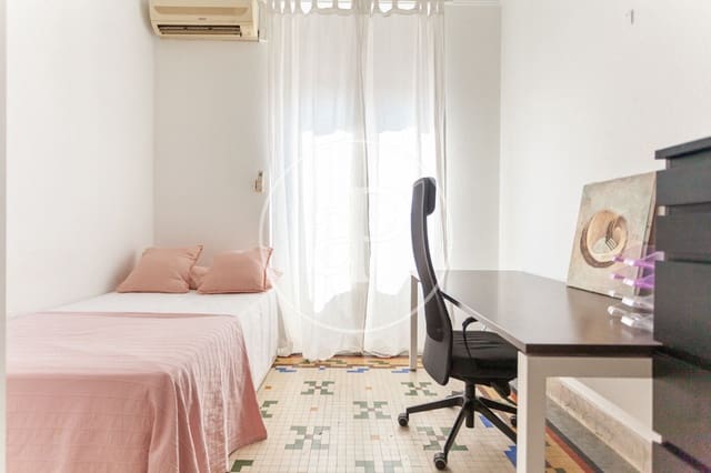 2 soveværelse Lejlighed til leje i La Roqueta, Valencia by - € 1.380 (Ref: 9021072)