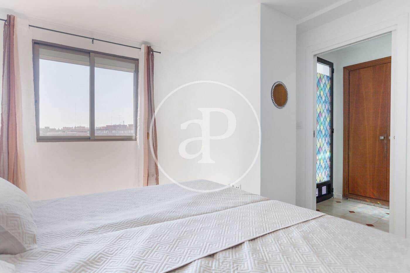 1 soveværelse Lejlighed til leje i Valencia by - € 1.200 (Ref: 9023538)