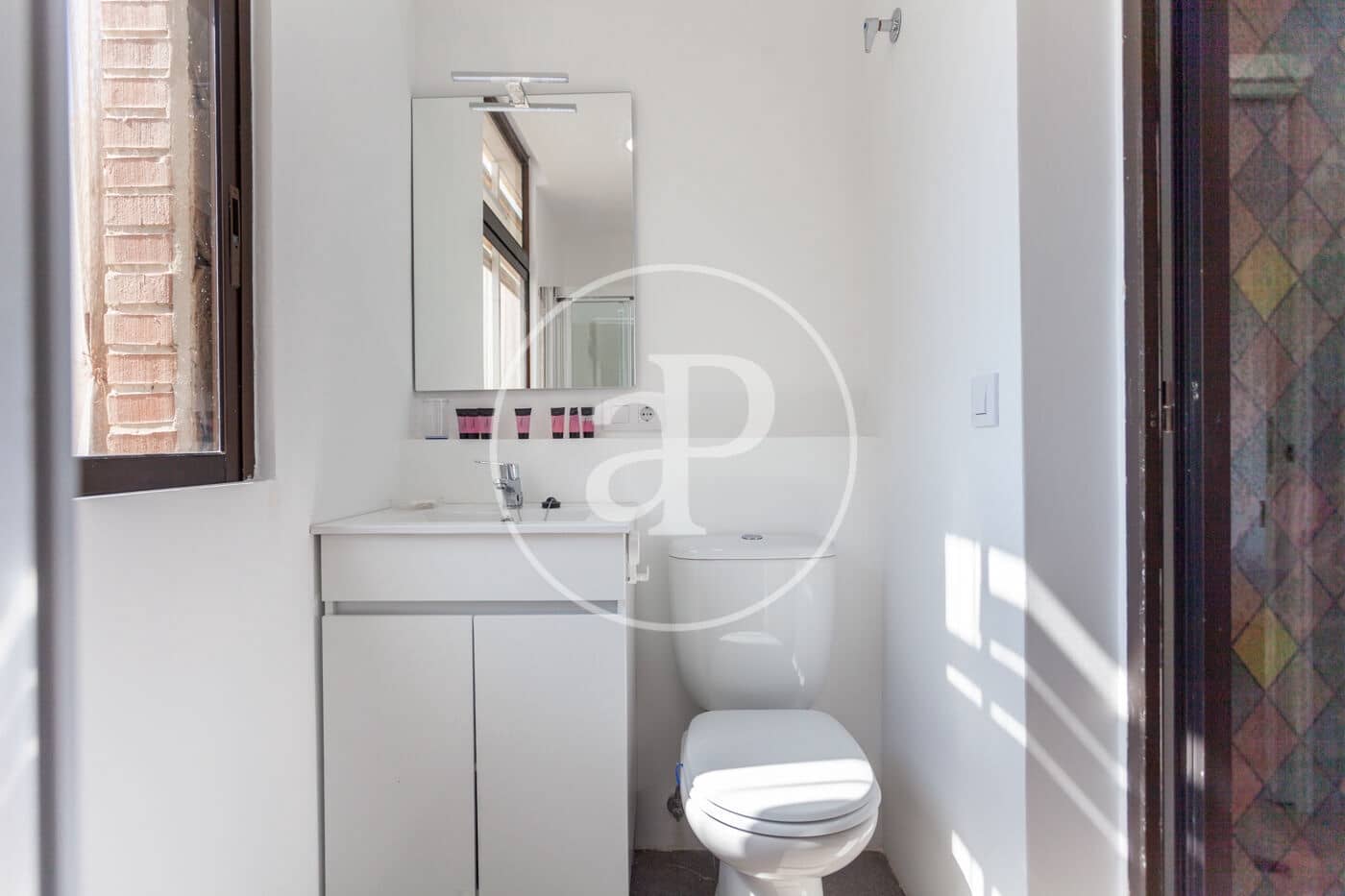 1 soveværelse Lejlighed til leje i Valencia by - € 1.200 (Ref: 9023538)