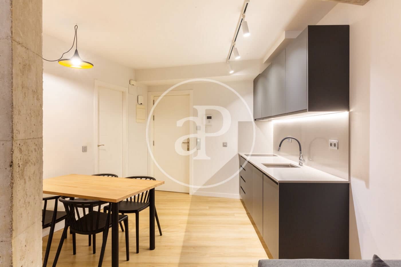 1 soveværelse Lejlighed til leje i Valencia by - € 1.200 (Ref: 9026912)