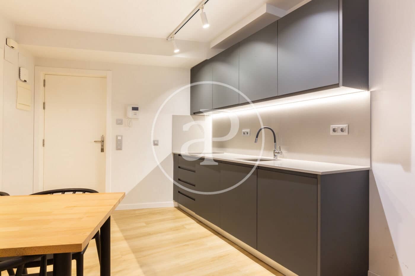 1 soveværelse Lejlighed til leje i Valencia by - € 1.200 (Ref: 9026912)