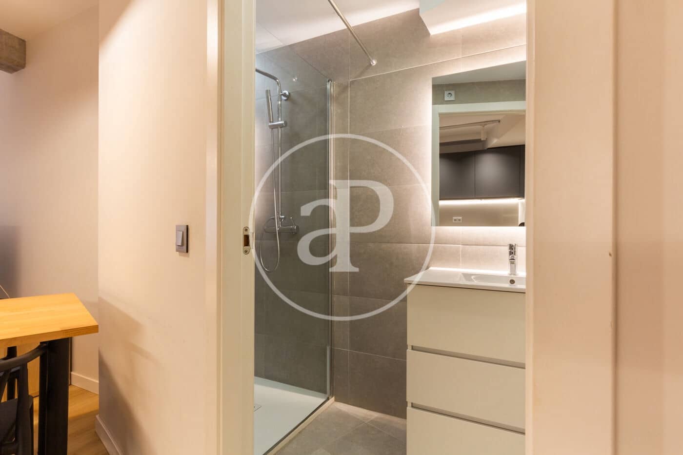 1 soveværelse Lejlighed til leje i Valencia by - € 1.200 (Ref: 9026912)