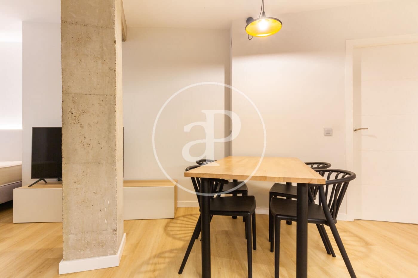 1 soveværelse Lejlighed til leje i Valencia by - € 1.200 (Ref: 9026912)