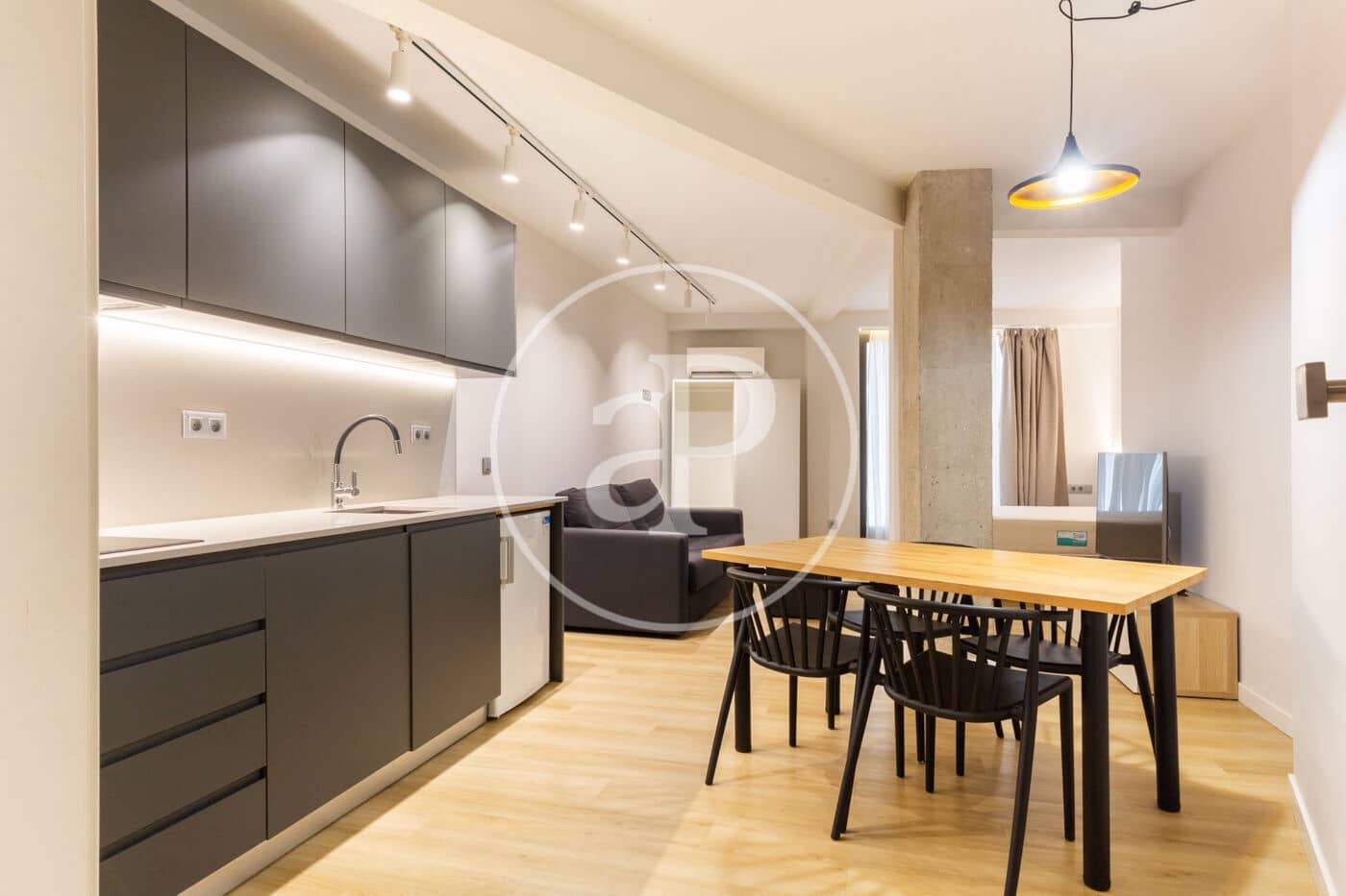 Villa til leje i Valencia by - € 1.100 (Ref: 9026916)