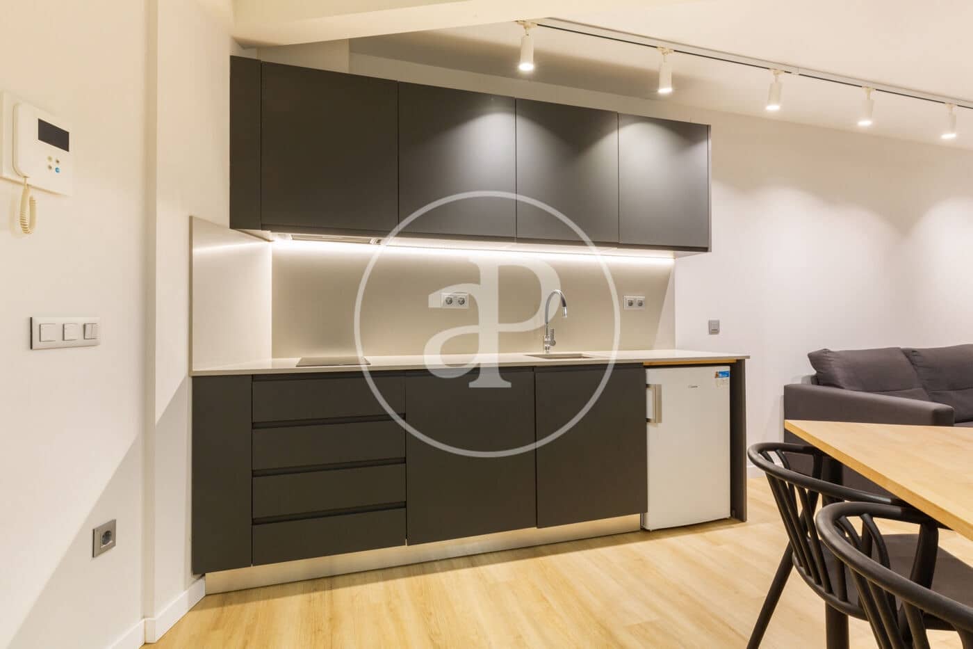 Villa til leje i Valencia by - € 1.100 (Ref: 9026916)