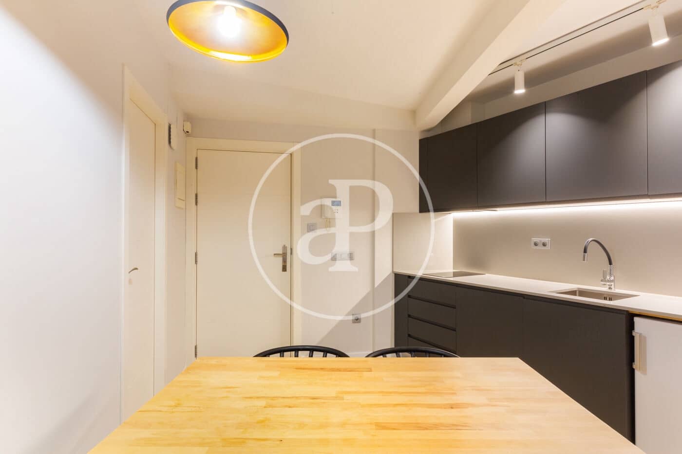 Villa til leje i Valencia by - € 1.100 (Ref: 9026916)