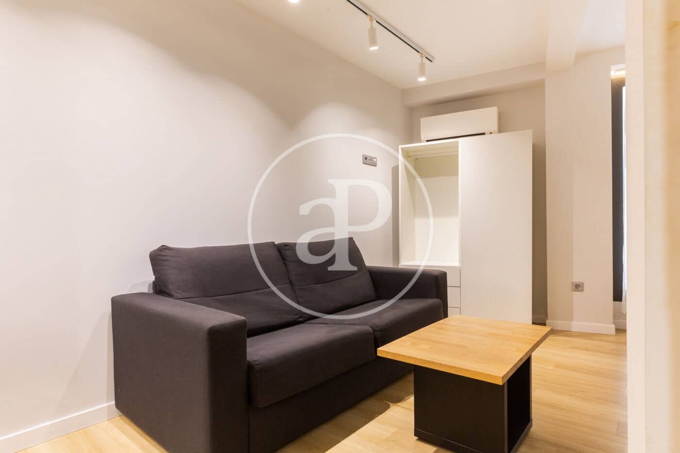 Villa til leje i Valencia by - € 1.100 (Ref: 9026916)