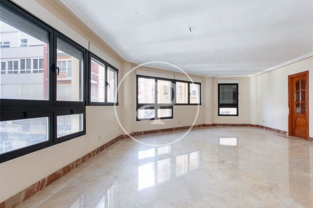 5 makuuhuone Huoneisto myytävänä paikassa Barrio del Centro, Alicante kaupunki - 520 000 € (Ref: 9026920)