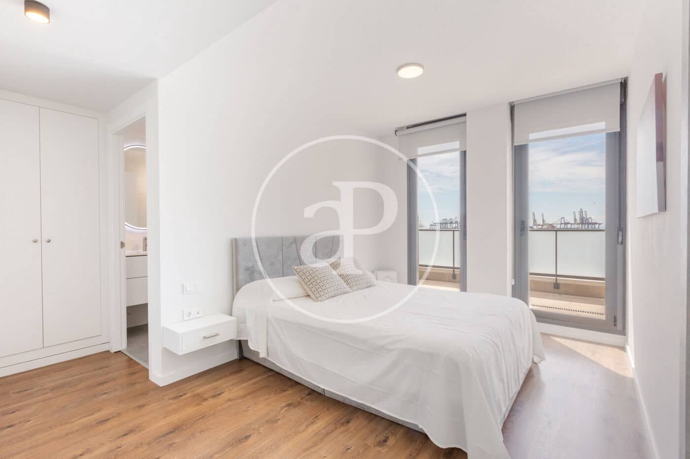 3 bedroom Penthouse for sale in Valencia city with pool - € 795,000 (Ref: 9029955)